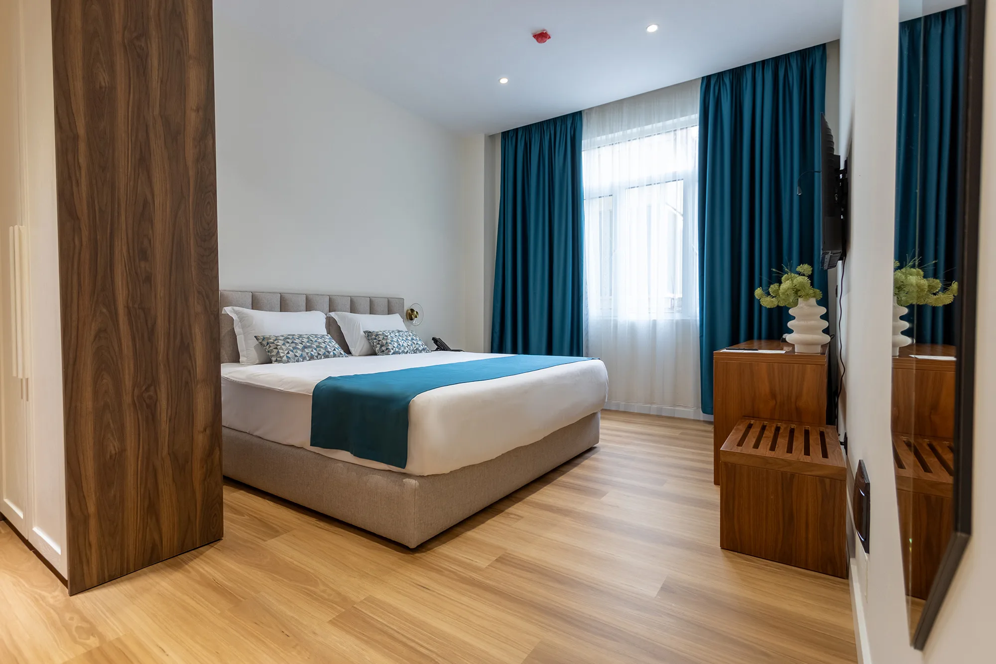 Deluxe King Suite
